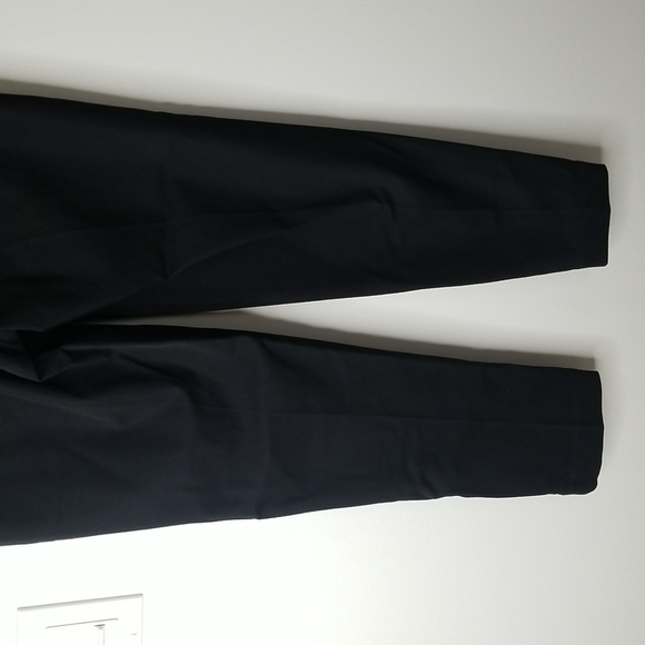 iIsaac Mizrahi womens pants with 2 pockets in rear and stretch waist NWOT - Picture 4 of 6